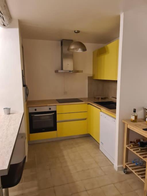Вилла La Maison Du Bonheur Caumont-sur-Durance Экстерьер фото